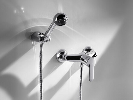 Настенный смеситель без излива Victoria однорычажное упр., 1 функция, без лейки